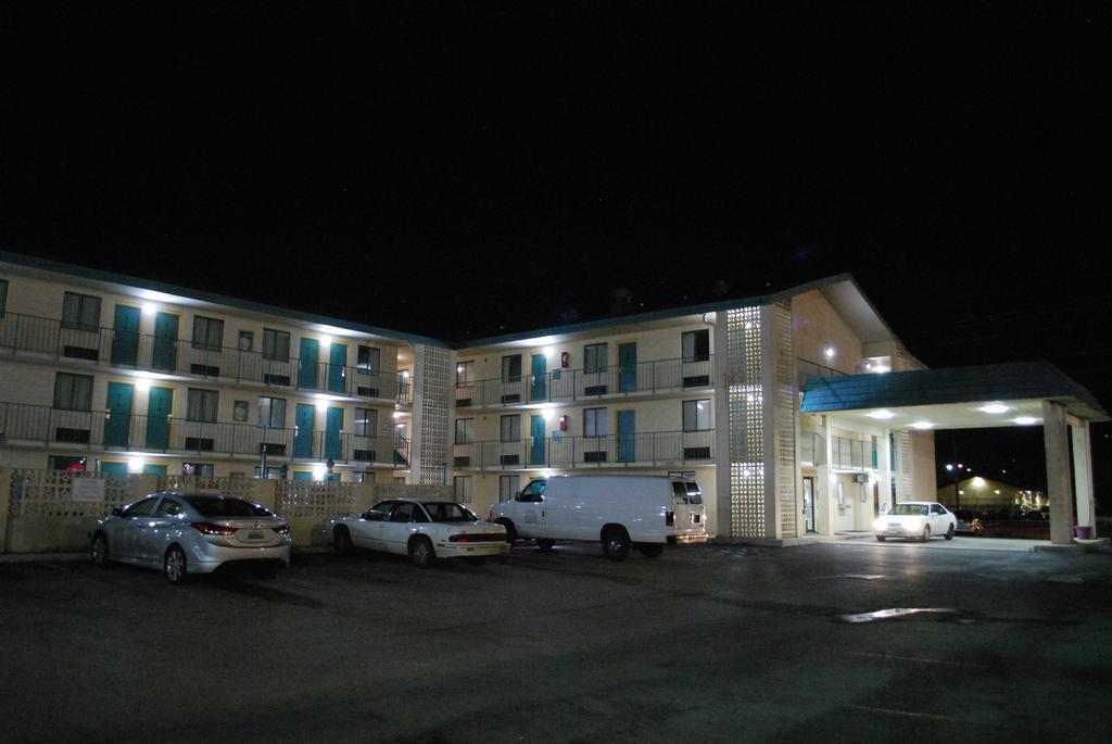 Bama Inn Huntsville Eksteriør billede